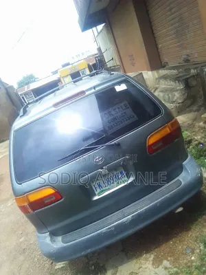 Toyota Sienna 2000 Green