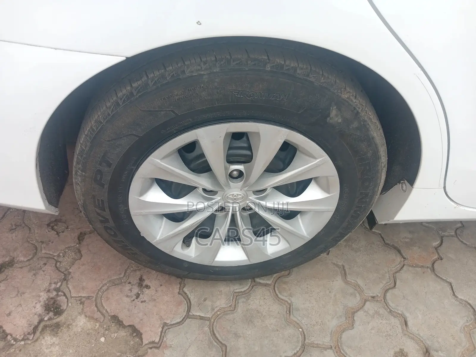 Toyota Camry 2016 White