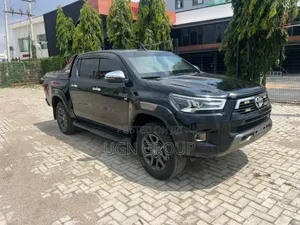 Toyota Hilux 2021 Black
