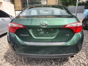 Toyota Corolla 2015 Green