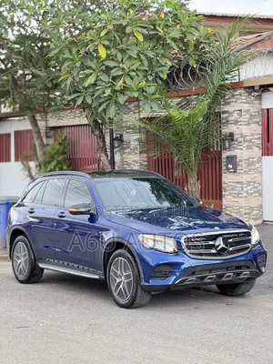 Mercedes-Benz C300 2017 Blue