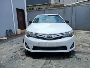 Toyota Camry LE 4dr Sedan (2.5L 4cyl 6A) 2012 White