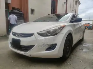 Hyundai Elantra 2012 White