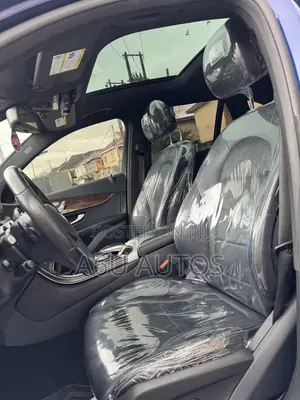 Mercedes-Benz C300 2017 Blue