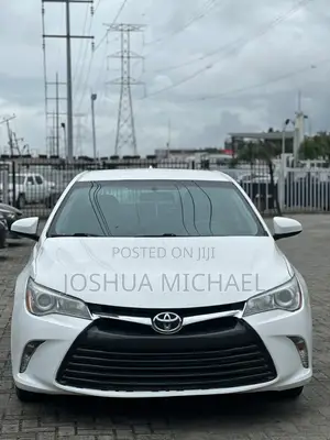 Toyota Camry LE 4dr Sedan (2.5L 4cyl 6A) 2016 White
