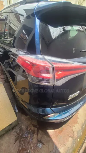 Toyota RAV4 2019 Green