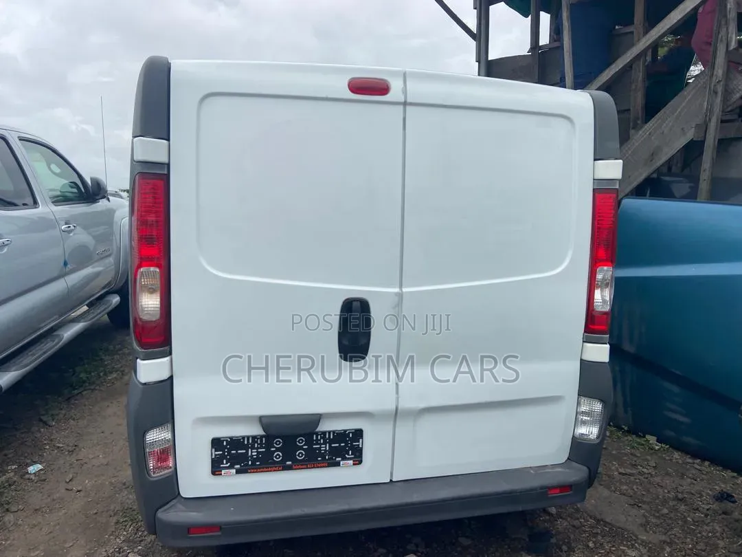 Opel Vivaro 2014 White