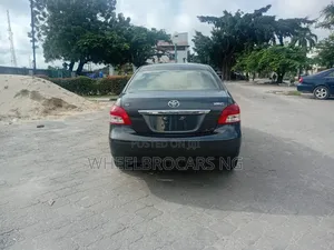 Toyota Yaris 1.5 Sedan 2008 Gray