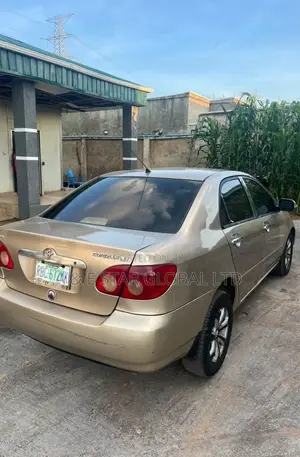 Toyota Corolla LE 2006 Gold