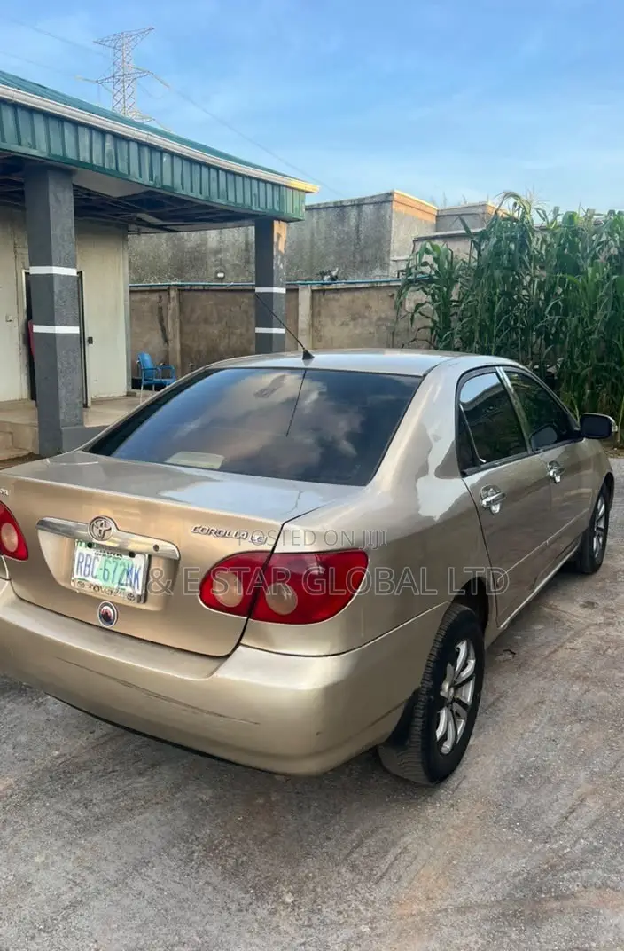 Toyota Corolla LE 2006 Gold