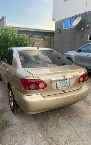 Toyota Corolla LE 2006 Gold