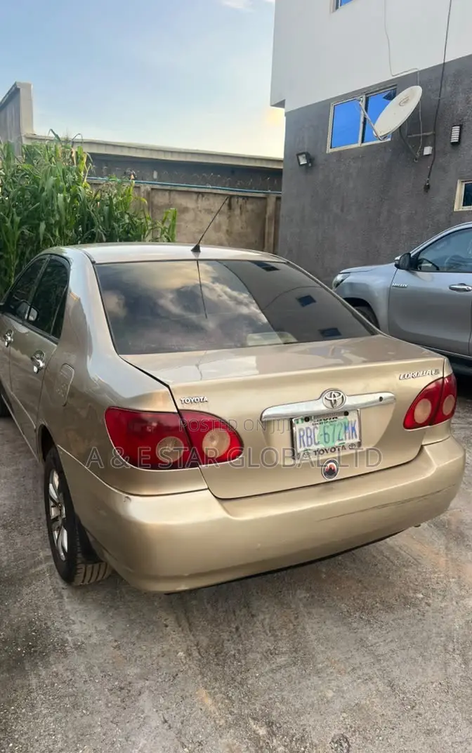 Toyota Corolla LE 2006 Gold