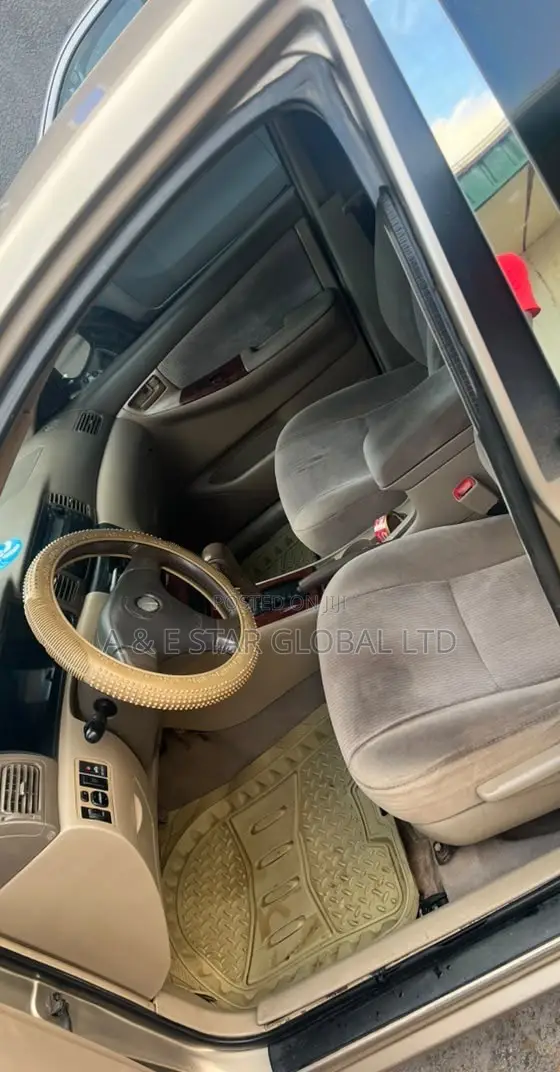 Toyota Corolla LE 2006 Gold