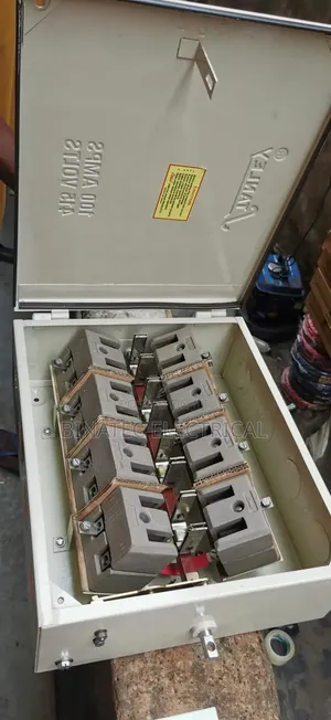 100A Stanley Changeover Switch | Heavy-Duty Electrical Power Selector