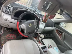Toyota Camry XLE 4dr Sedan (2.5L 4cyl 6AM) 2010 Gray