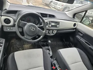 Toyota Yaris 2013 Black
