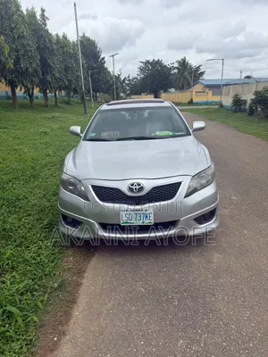 Toyota Camry SE 4dr Sedan (2.5L 4cyl 6AM) 2010 Silver