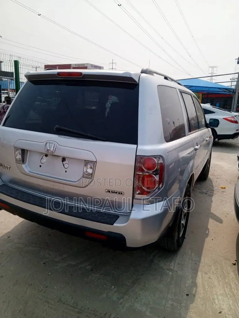 Honda Pilot 2005 Silver
