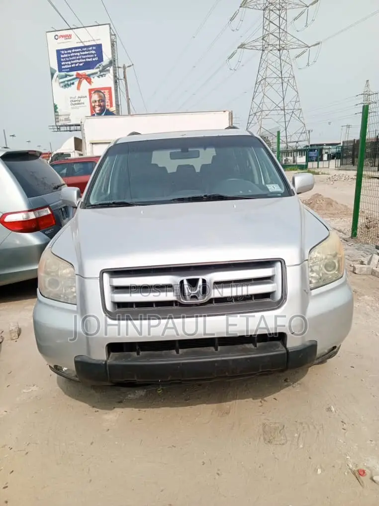 Honda Pilot 2005 Silver