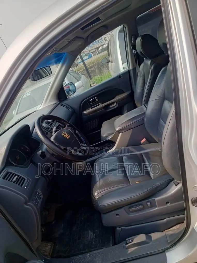 Honda Pilot 2005 Silver