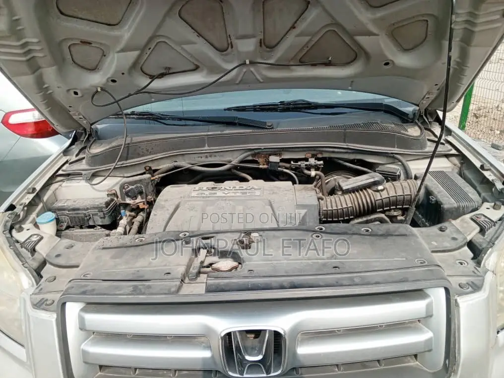 Honda Pilot 2005 Silver