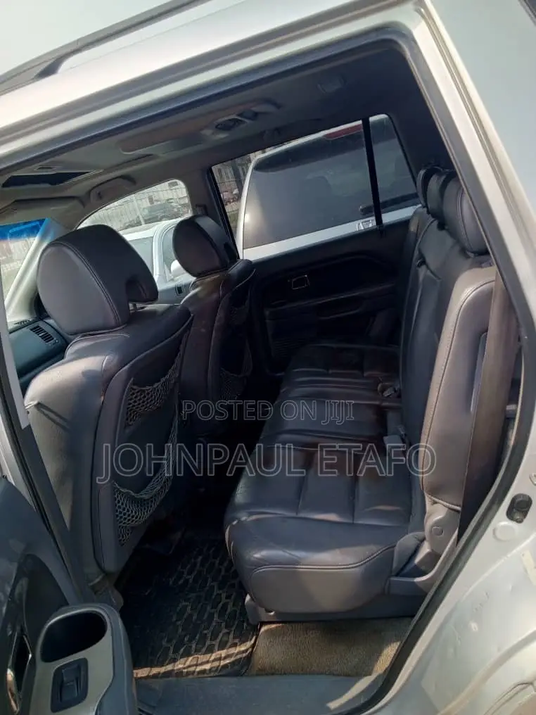 Honda Pilot 2005 Silver