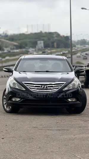 Hyundai Sonata Limited 2.0T Sedan (2.0L 4cyl 6A) 2013 Black