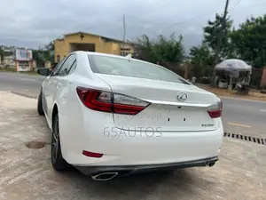Lexus ES 350 FWD 2016 White