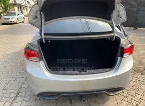 Hyundai Elantra GLS Automatic 2011 Silver