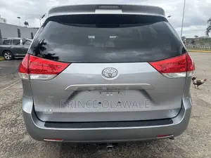 Toyota Sienna 2012 Green