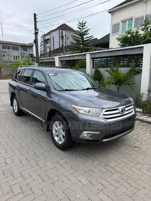Toyota Highlander 3.5L 4WD 2013 Gray
