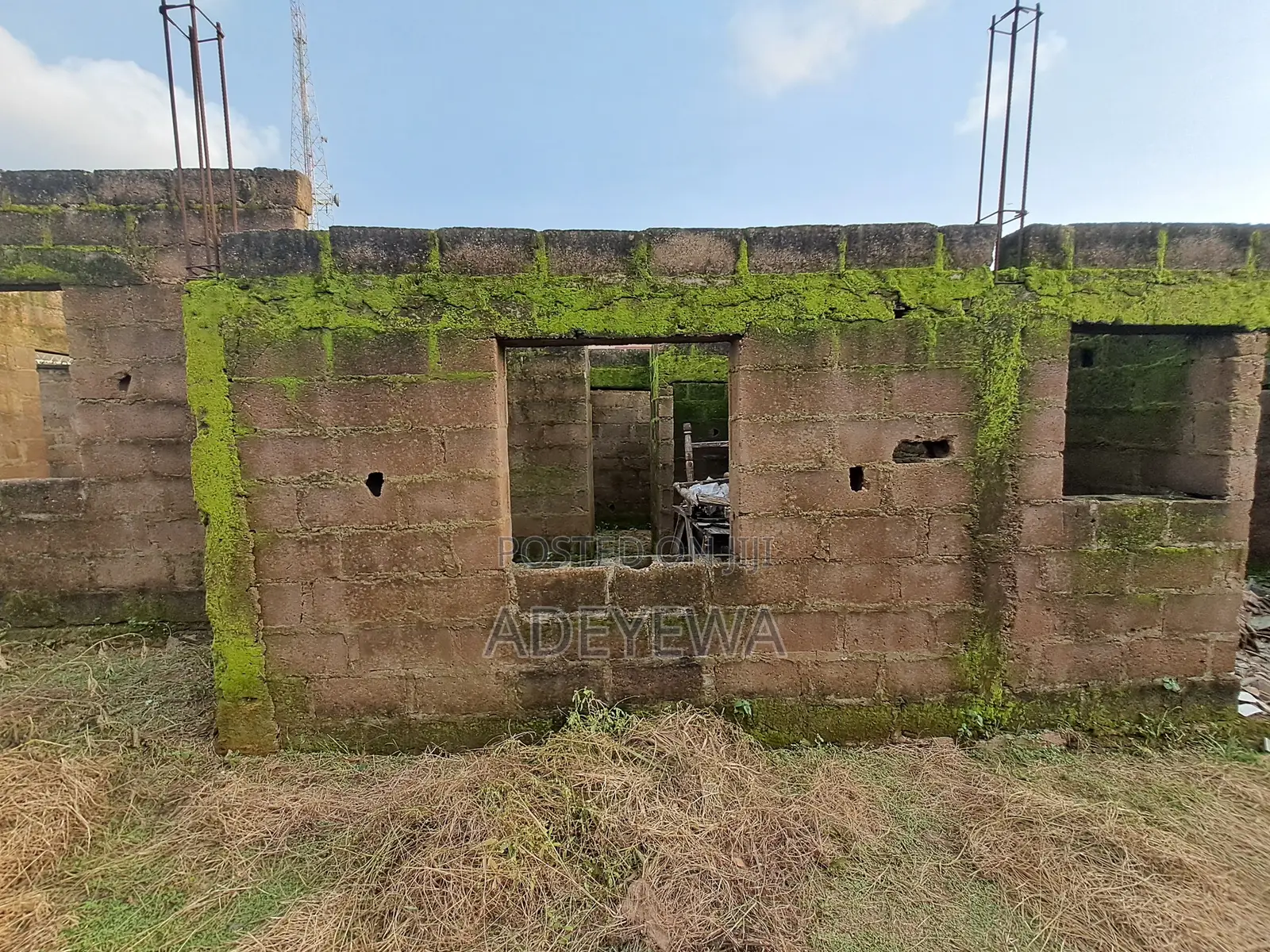 7bdrm Apartment in Ooni Layout, for Sale