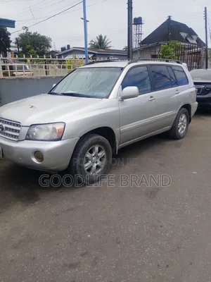 Toyota Highlander Base FWD 2003 Gray