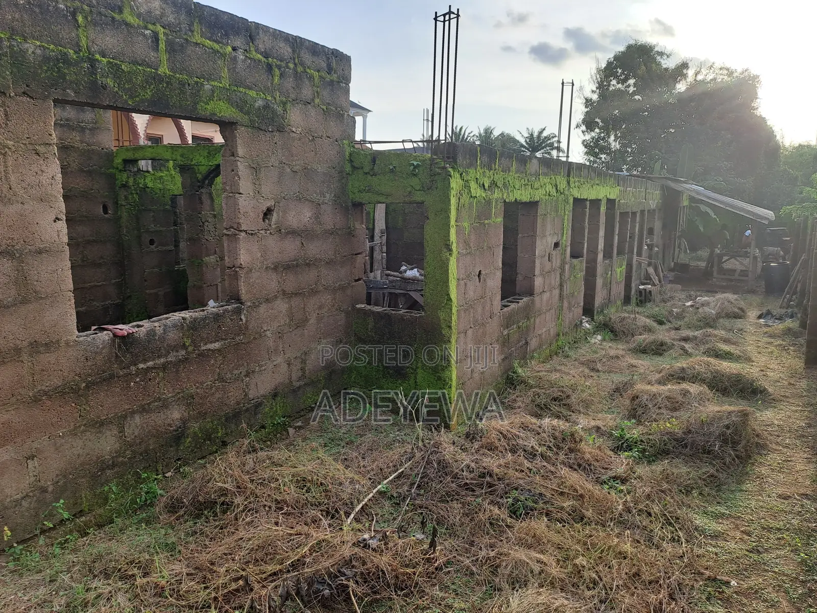 7bdrm Apartment in Ooni Layout, for Sale