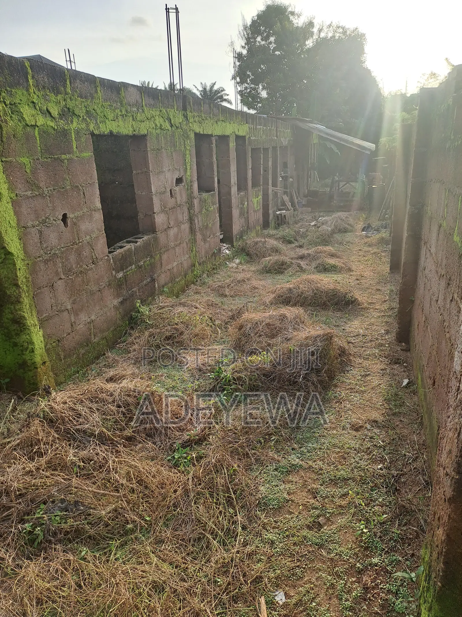 7bdrm Apartment in Ooni Layout, for Sale