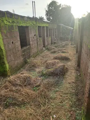 7bdrm Apartment in Ooni Layout, for Sale