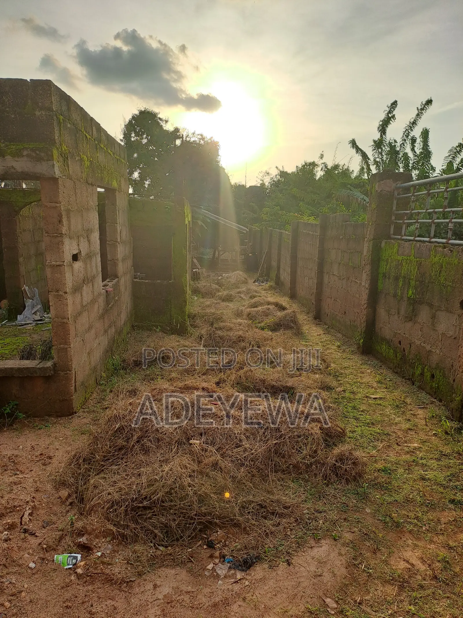 7bdrm Apartment in Ooni Layout, for Sale