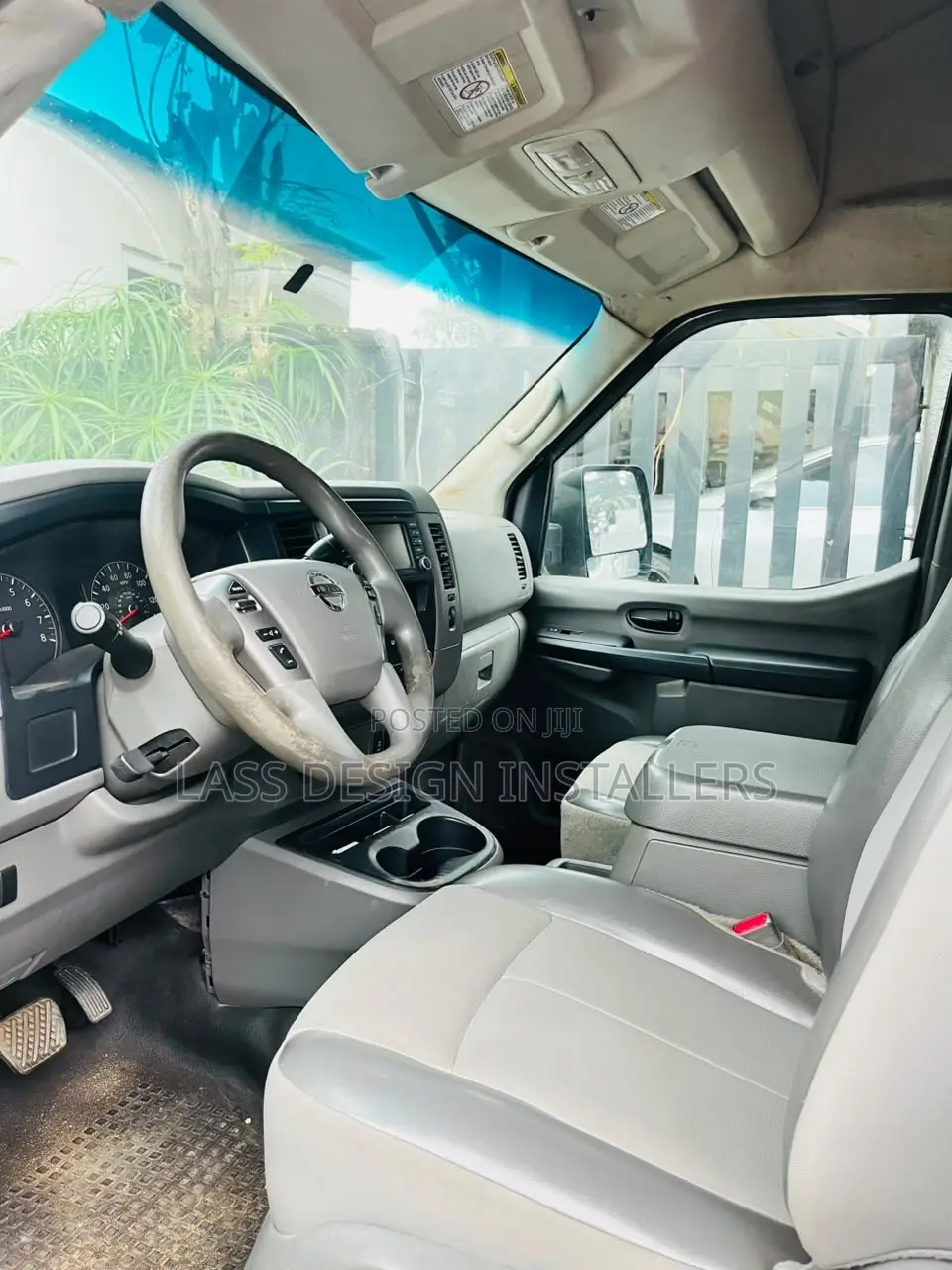 Nissan Caravan (Urvan) 2017 White