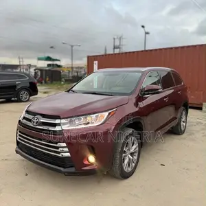 Toyota Highlander 2015 Red