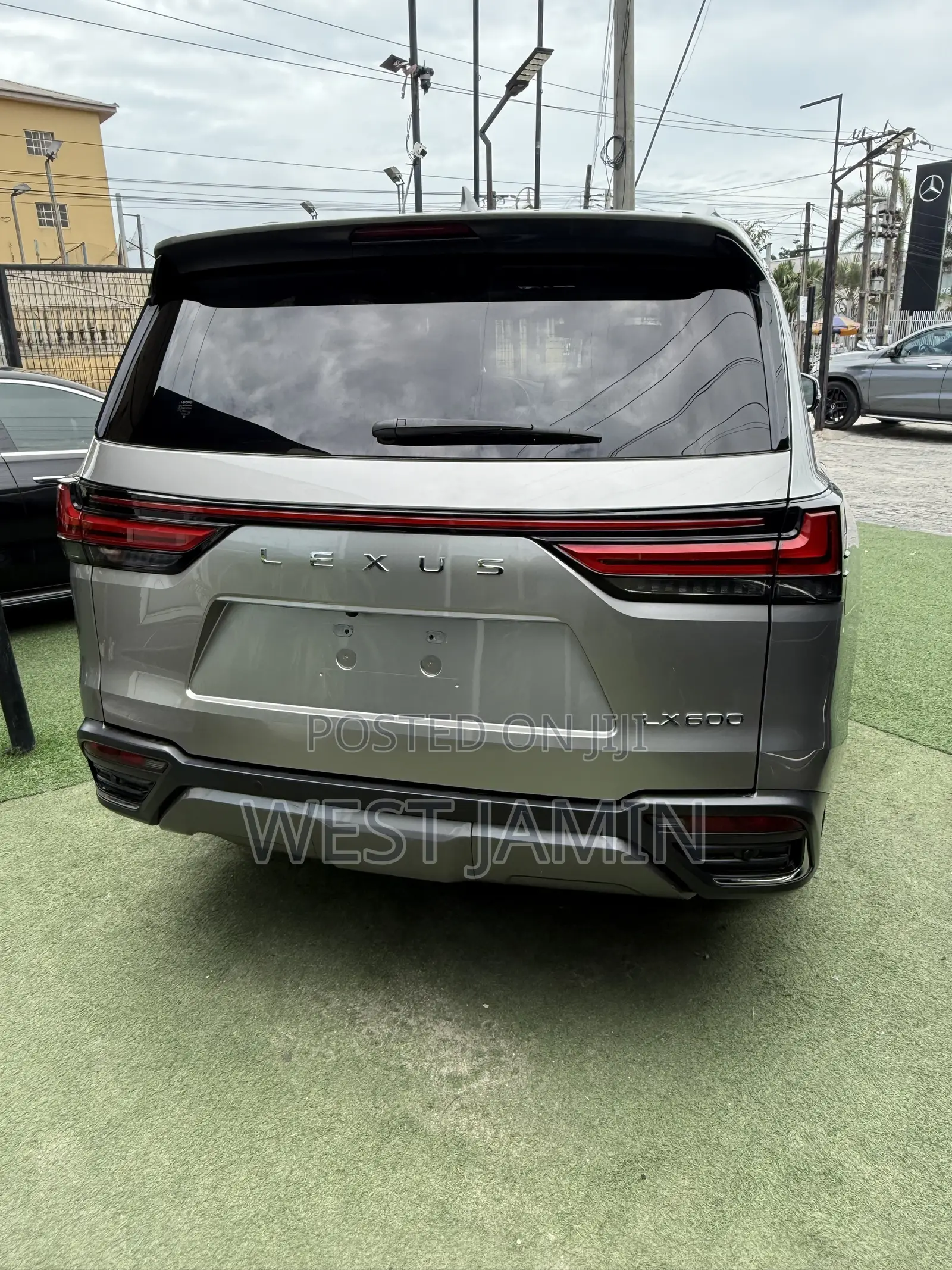 Lexus LX 2024 Silver