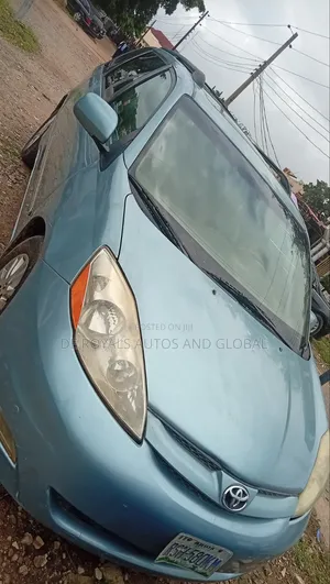 Toyota Sienna 2009 Gray