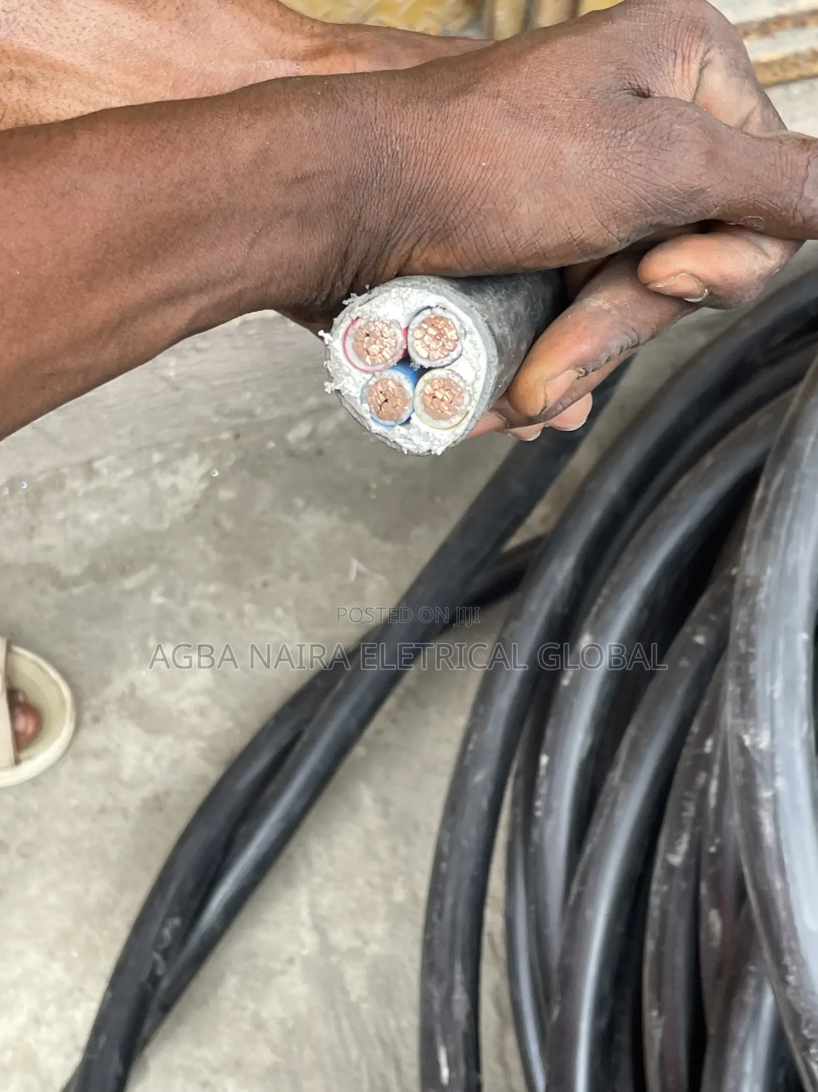 Amourd Cable
