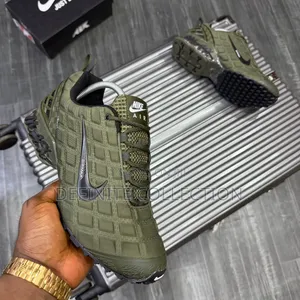 NIKE Airmax Runner Sneakers