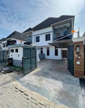 4bdrm Duplex in Chevron for sale