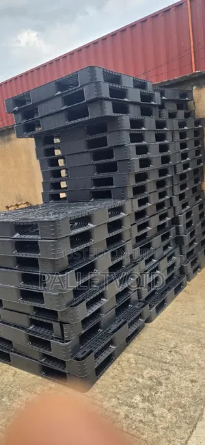 Plastic Pallet Engineered for Warehouses and Logistics
