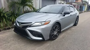 Toyota Camry XSE (2.5L 4cyl 8A) 2019 Silver