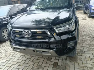Toyota Hilux 2021 Black