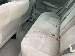Toyota Corolla 2012 Silver