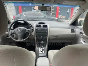 Toyota Corolla 2012 Silver