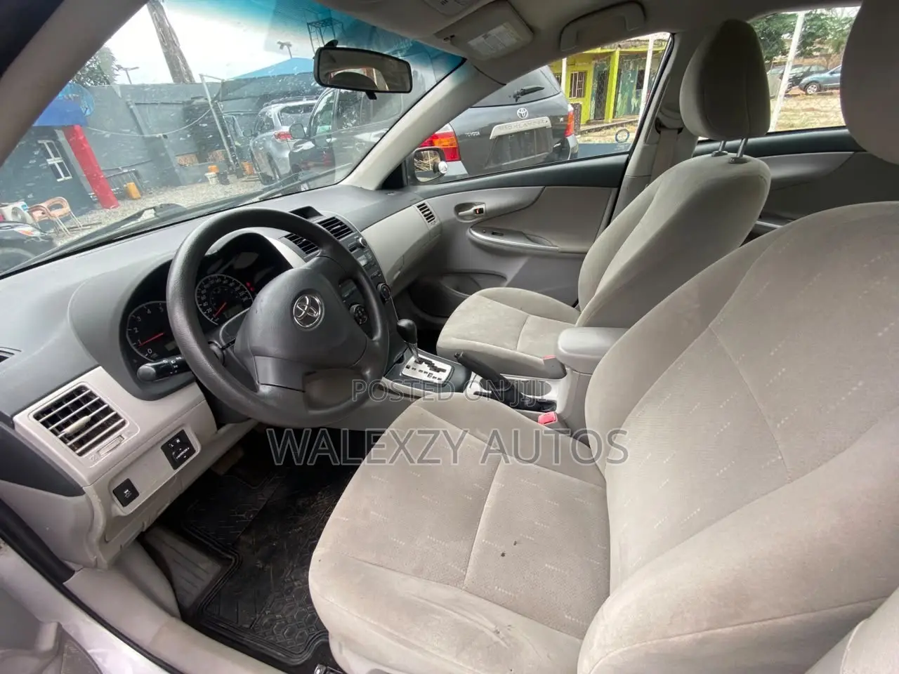Toyota Corolla 2012 Silver